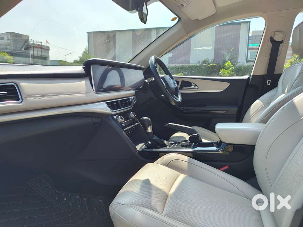 Mahindra Xuv700 2.2 Ax 7 Diesel At Str, 2021, Diesel