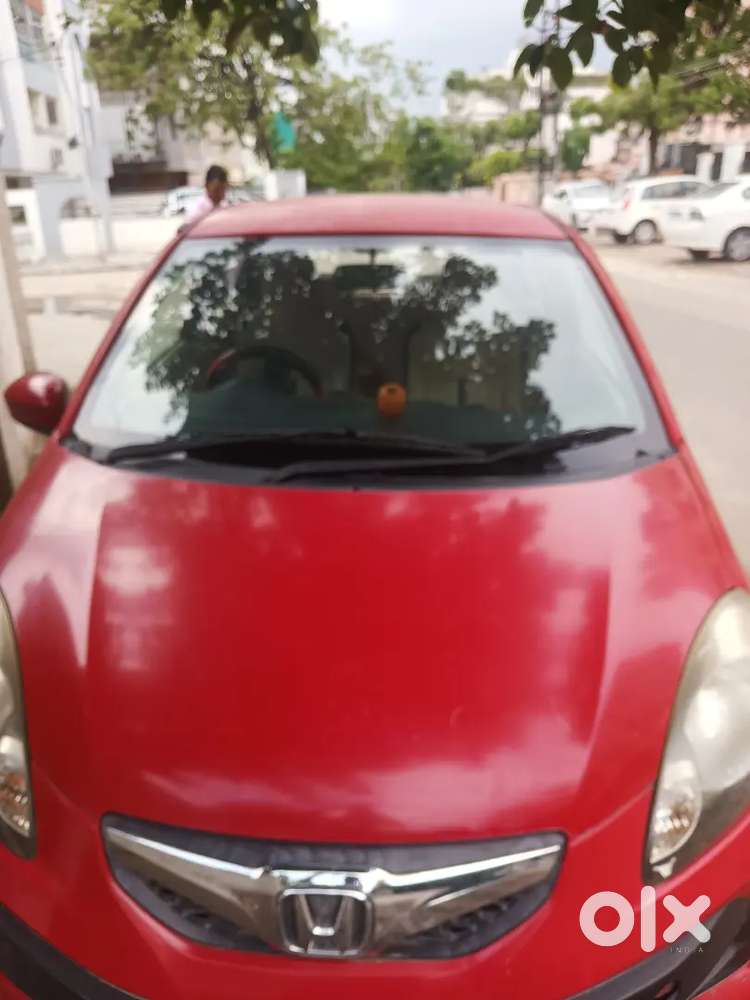 Honda Brio Petrol Mt 2012