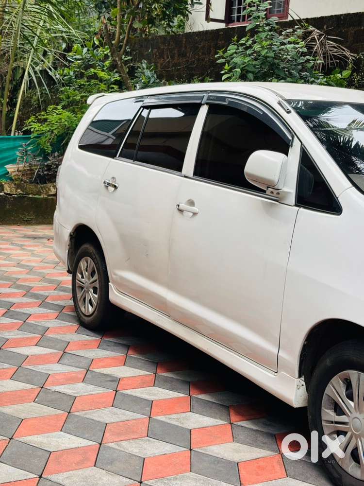 Toyota Innova Diesel 2010 Modelog Keralam New4tyres