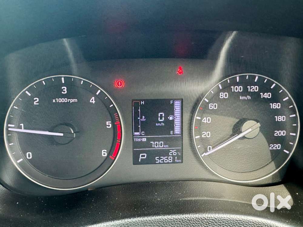 Hyundai Creta 1.6 Diesel At  Sunroof  90% Tyres  Mint Condition