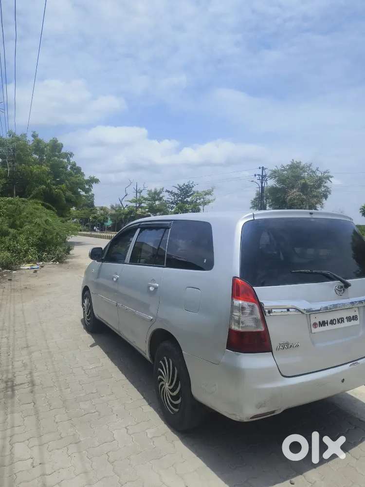 Toyota Innova 2011 Diesel 7-seater Car