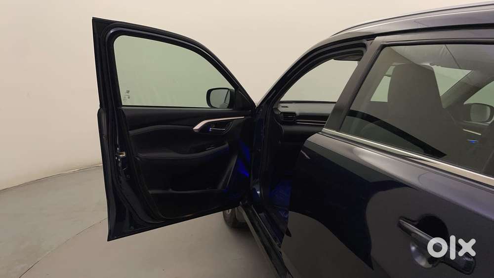 Maruti Suzuki Grand Vitara 1.5 Alpha Plus Intelligent Hybrid Ecvt, 2..