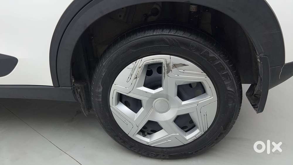 Tata Nexon Pure (s) 1.2 Petrol 6amt, 2025, Cng & Hybrids