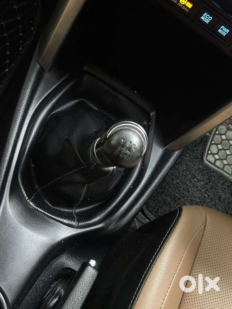 Toyota Innova Crysta [2020-ongoing] 2.4 Zx 7 Str, 2022, Diesel