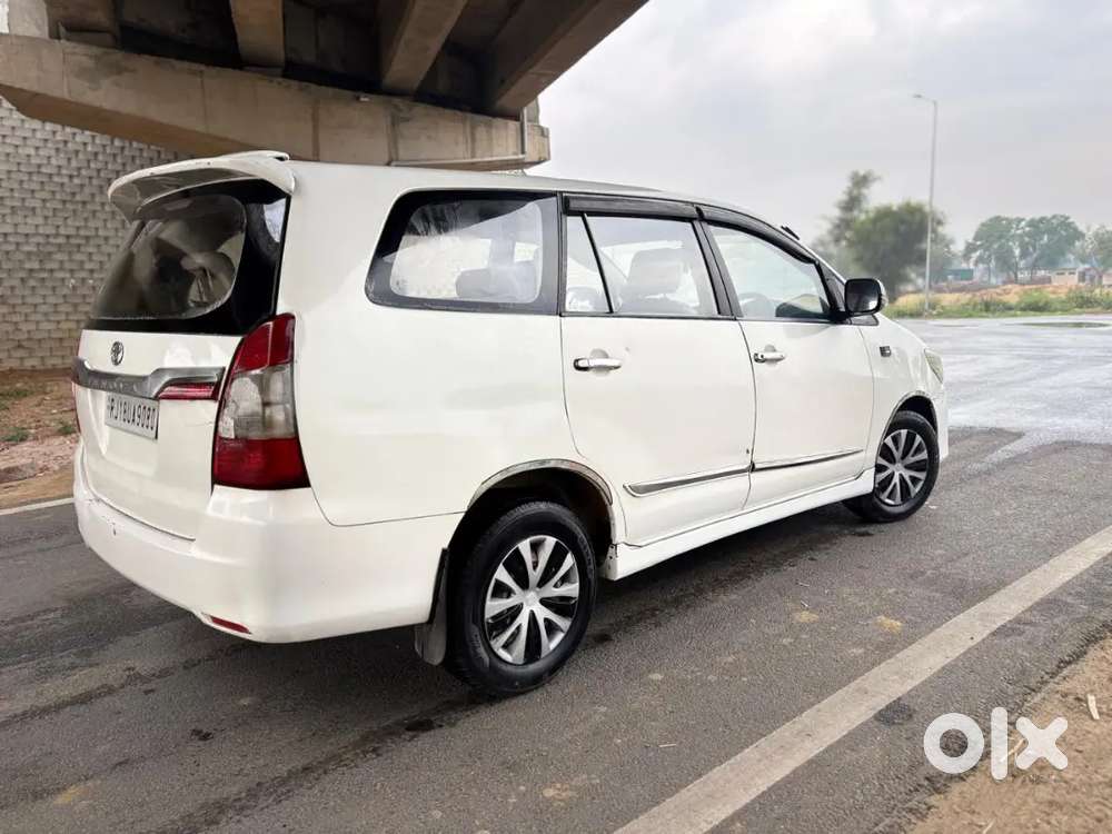Toyota Innova 2015 Diesel Well Maintained