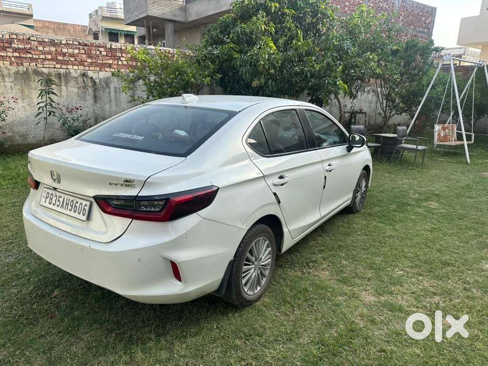Honda City 2021 Petrol Well Maintained With Leather Interiors.