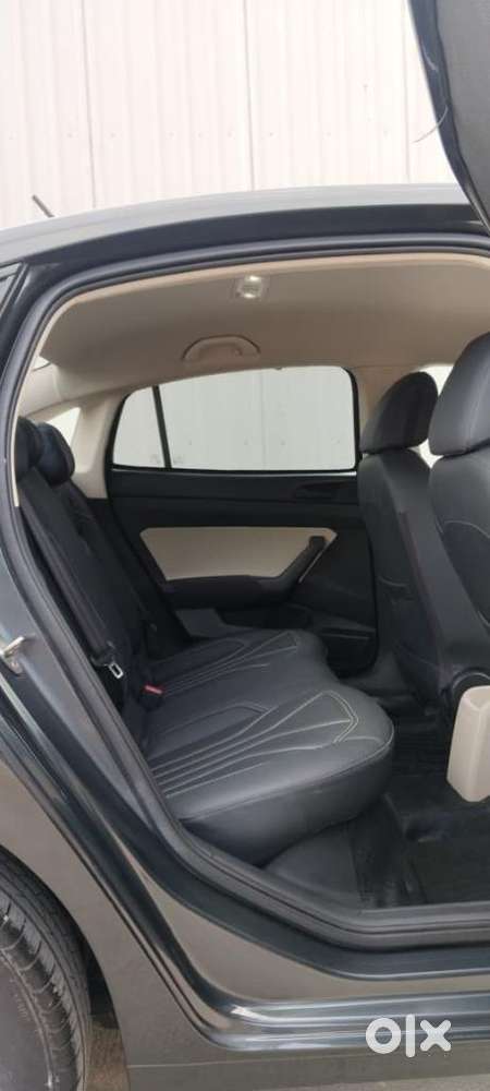 Skoda Slavia 1.0 Active Tsi, 2023, Petrol