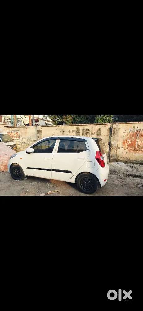 Hyundai I10 Sportz 2016 Car