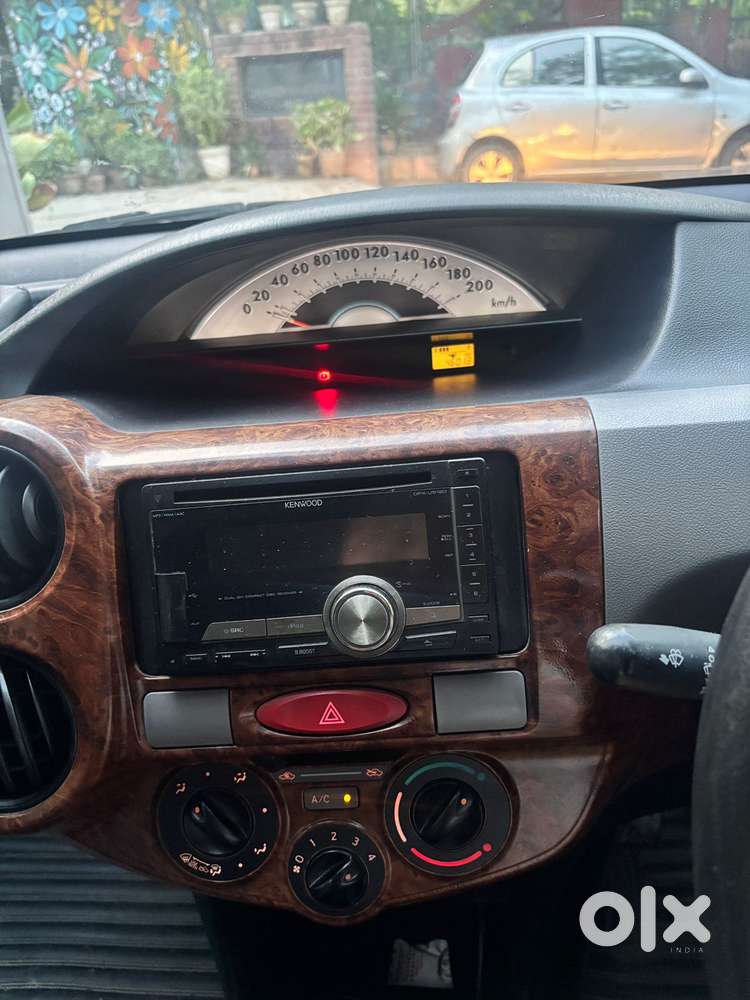 Toyota Etios Liva 2011-2012 G, 2011, Petrol