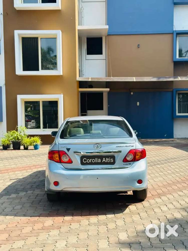 Toyota Corolla Altis 2010