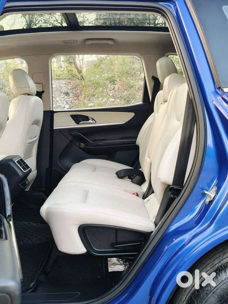 Mahindra Xuv700 2.0 Ax 7 Petrol At Luxury Pack Str, 2022, Petrol