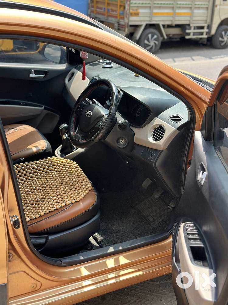 Hyundai Grand I10 Sportz, 2016, Petrol