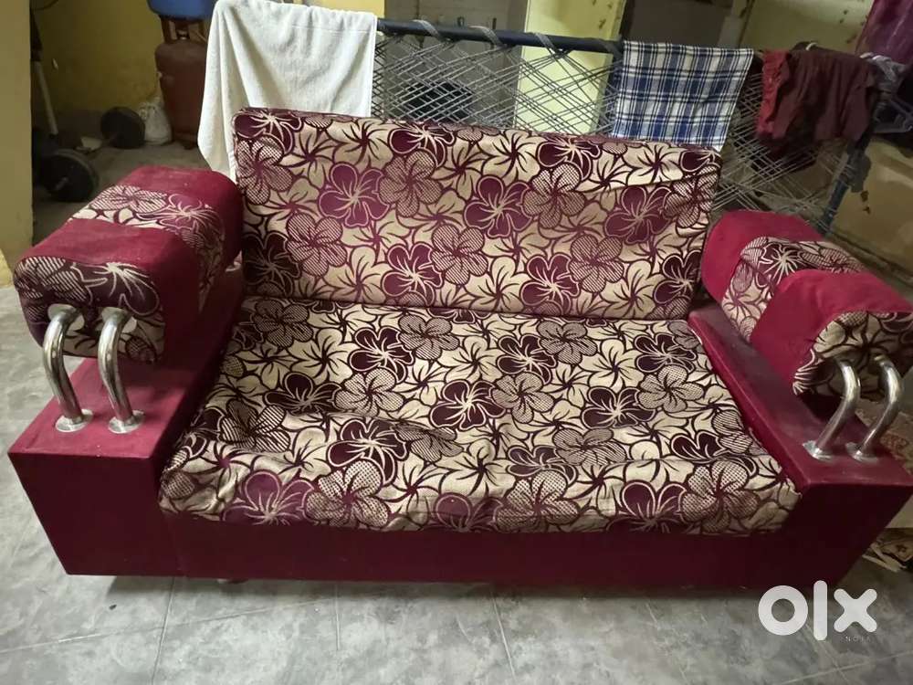 Sofa good condition 2