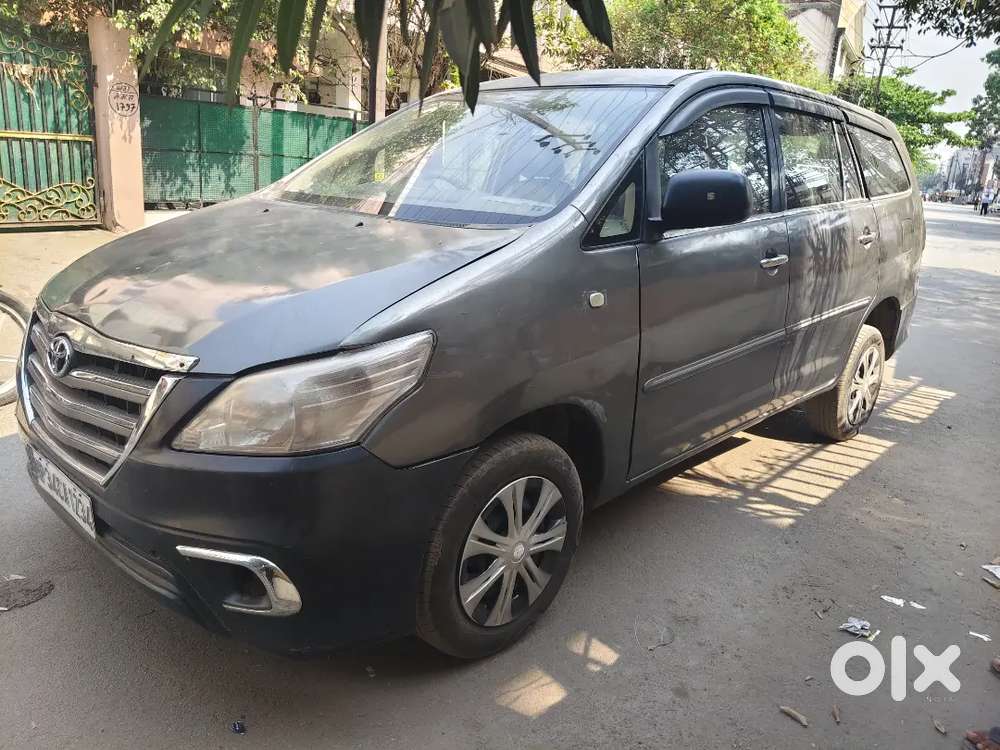 Toyota Innova 2012   Vip1234