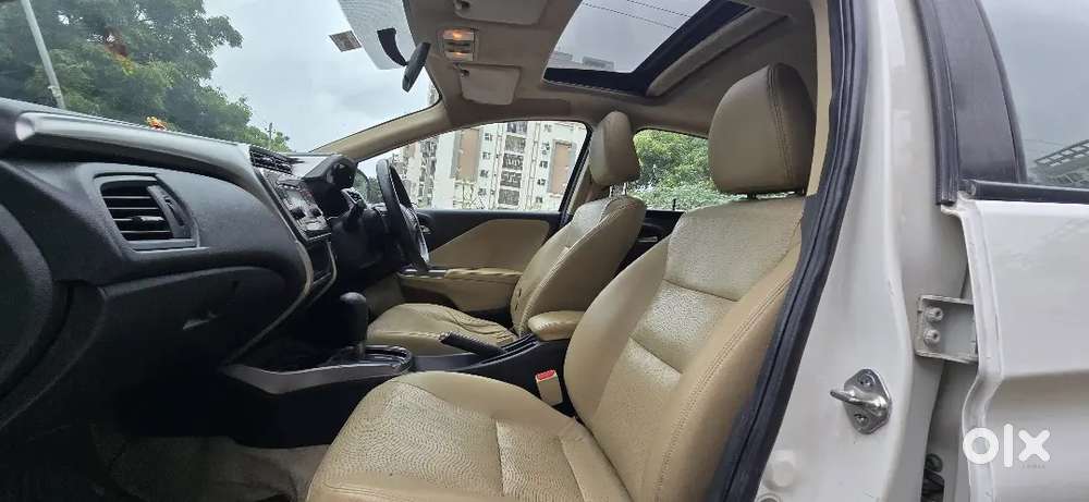 Honda City V At 2014 Well Maintain Car With Sunroof Top Model