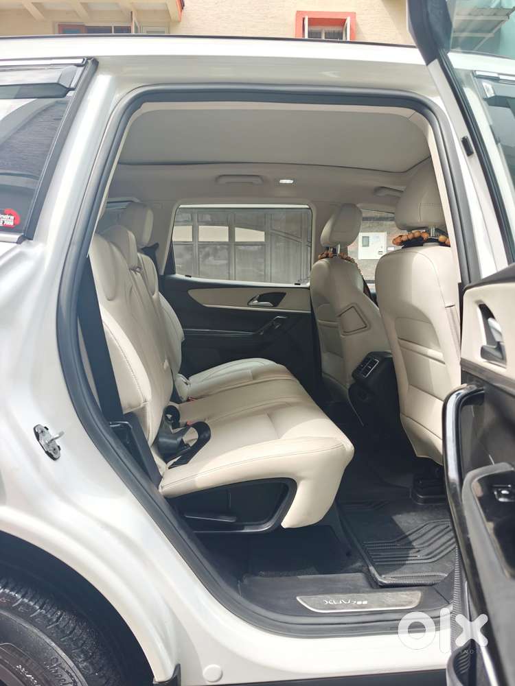 Mahindra Xuv700 Ax 3 Diesel Mt 7 Str (e), 2024, Diesel