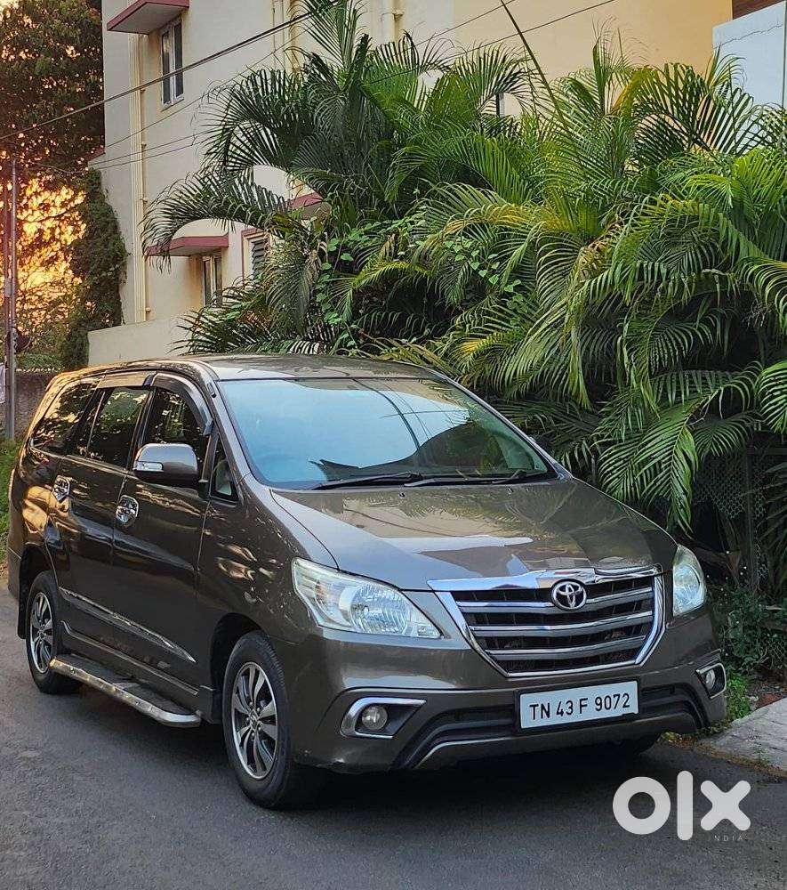 Toyota Innova 2.5 Vx 8 Seater Bs Iv, 2016, Diesel