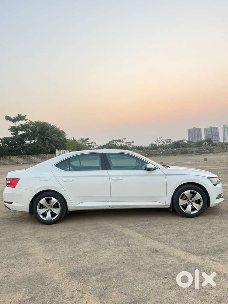 Skoda Superb Petrol 2018