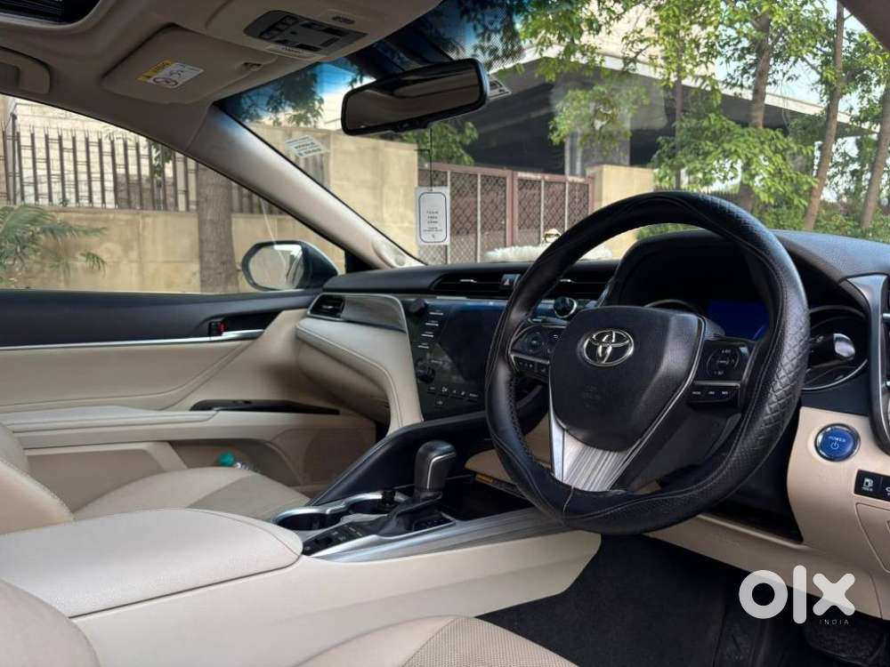 Toyota Camry Hybrid, 2020, Cng & Hybrids