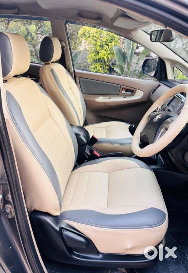 Toyota Innova 2.5 Vx 8 Seater Bs Iv, 2015, Diesel