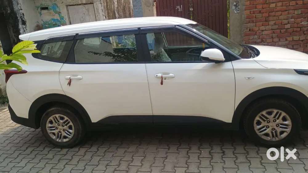 Kia Carens 2024 Petrol 60000 Km Driven