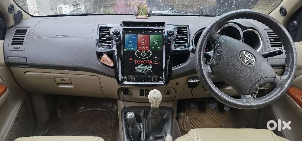 Toyota Fortuner 2010 Diesel 195000 Km Driven