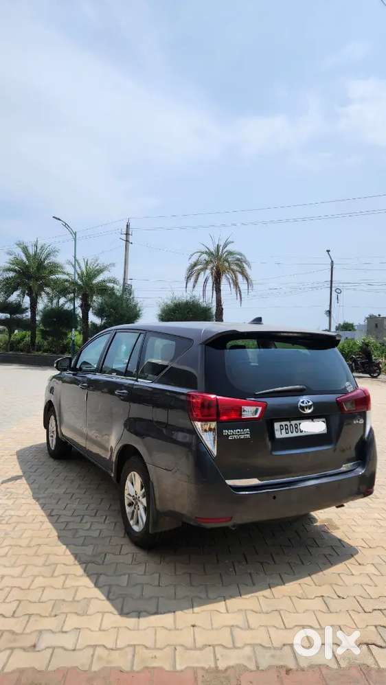 Toyota Innova Crysta 2017