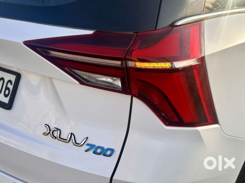 Mahindra Xuv700 2.0 Mx Petrol Mt 5 Str, 2023, Petrol