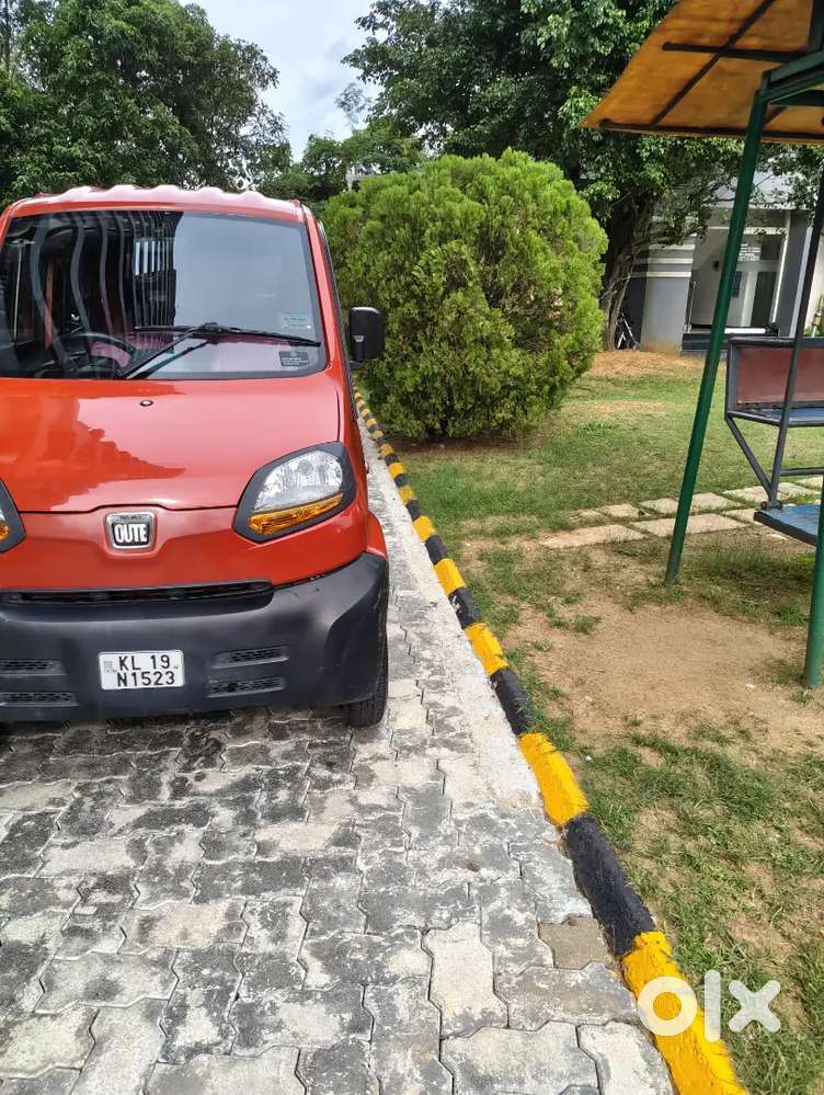 Bajaj Mini Car For Family Or Business  30-32 Milage  Petrol