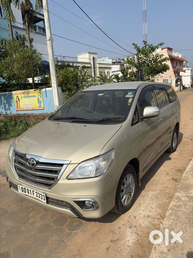 Toyota Innova 2.5 Vx 8 Str Bs-iii, 2015, Diesel