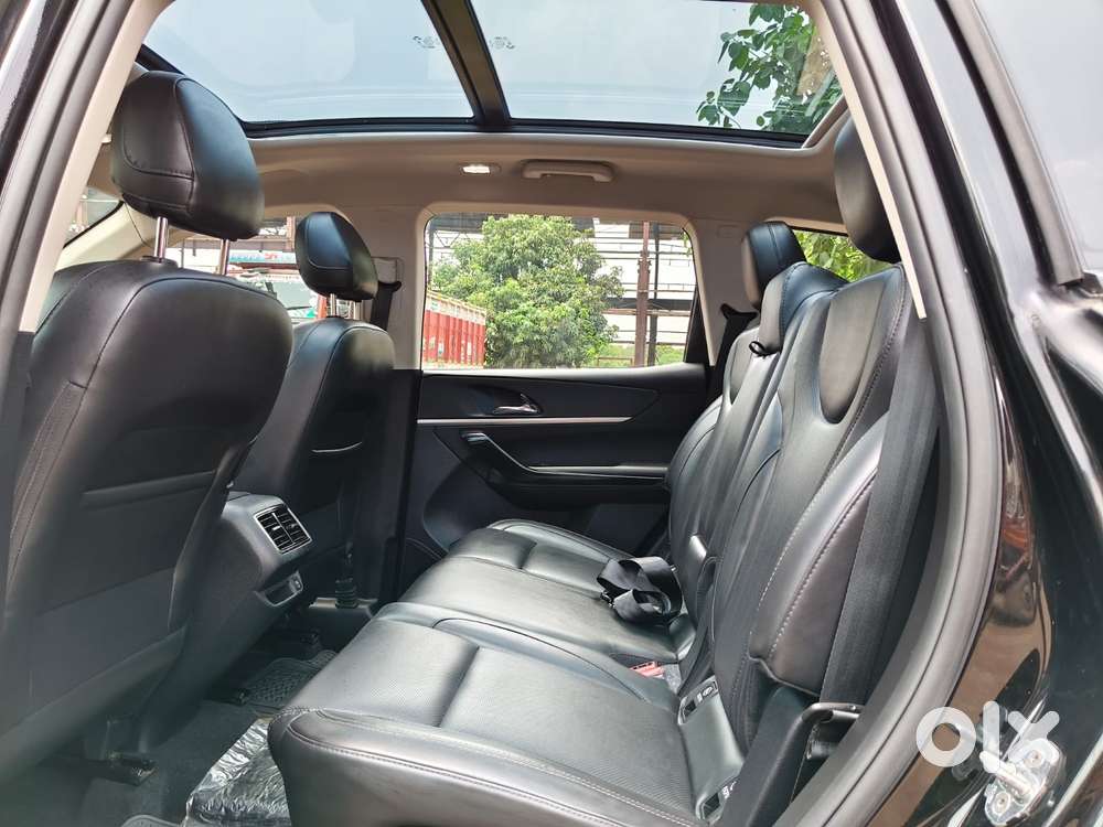 Mahindra Xuv700 2.2 Ax 7 Diesel At Luxury Pack Str Awd, 2025, Diesel
