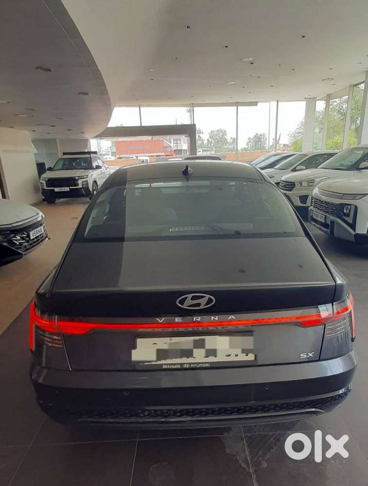 Hyundai Verna 1.5 Sx (o) Vtvt, 2023, Petrol