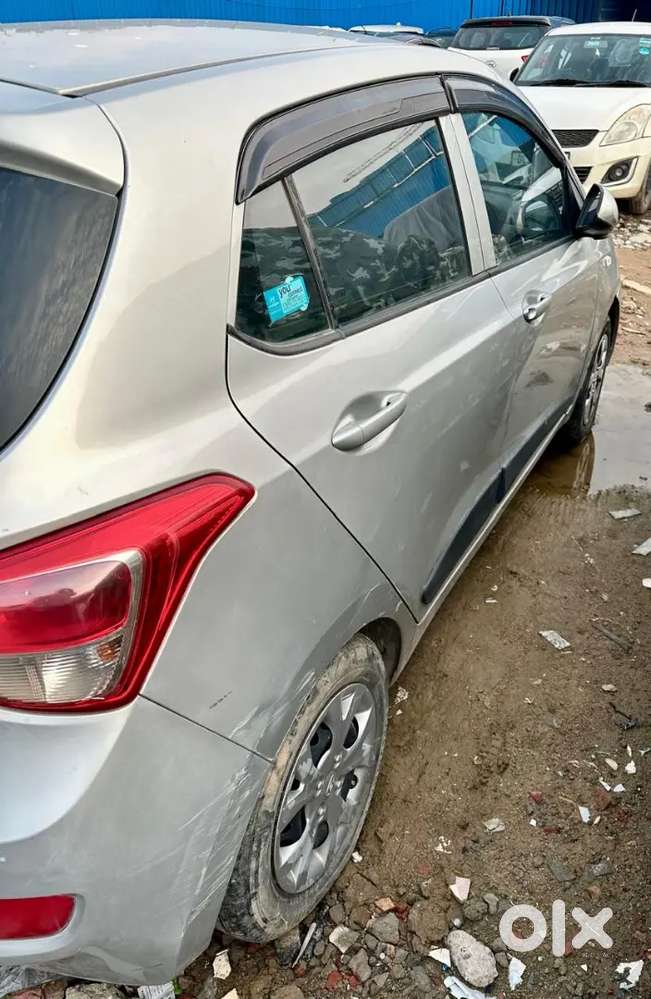 I10 Grand 2016 Cng All Original Car Second Owner