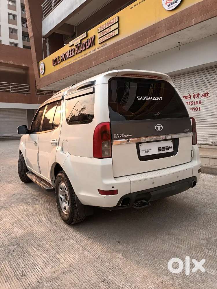 Tata Safari Storme 2013
