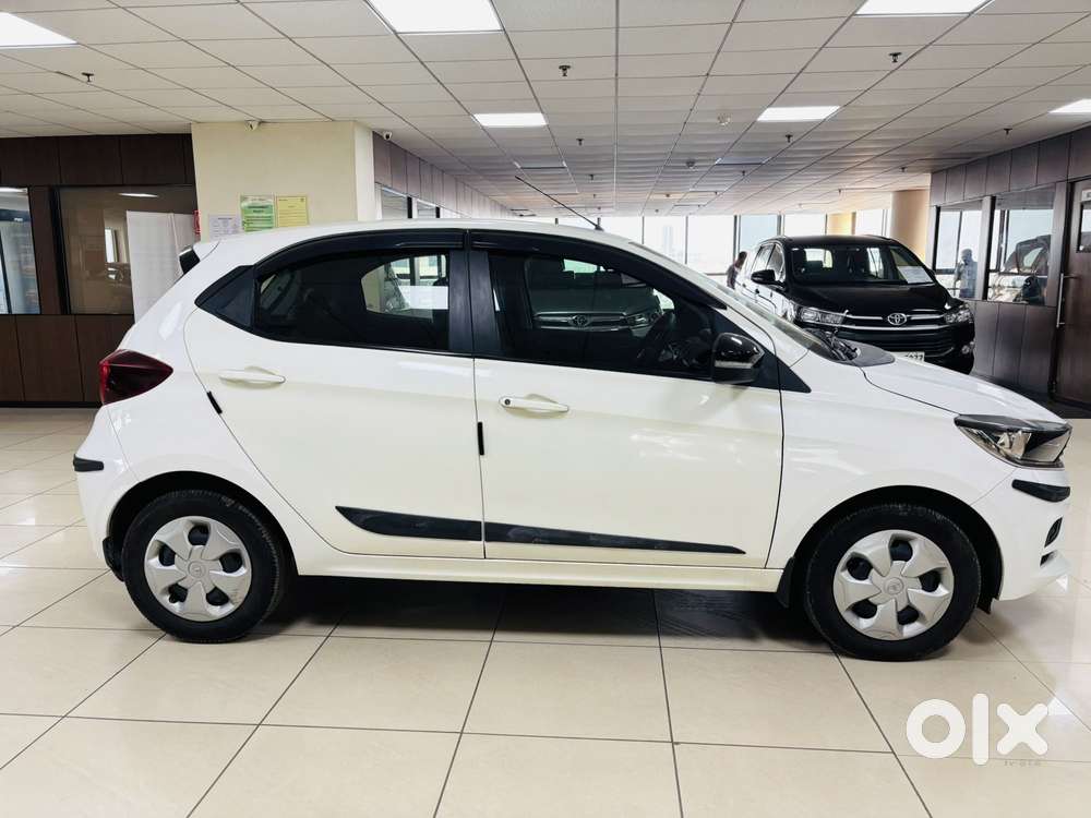 Tata Tiago 1.2 Revotron Xt (o), 2022, Petrol
