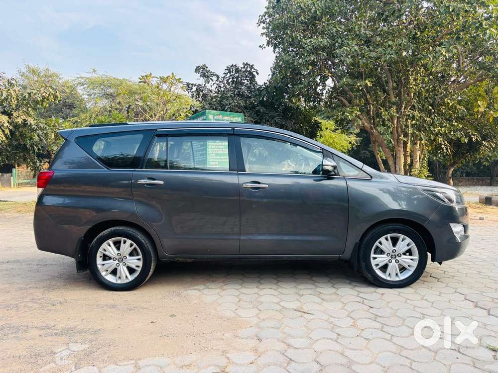 Toyota Innova Crysta