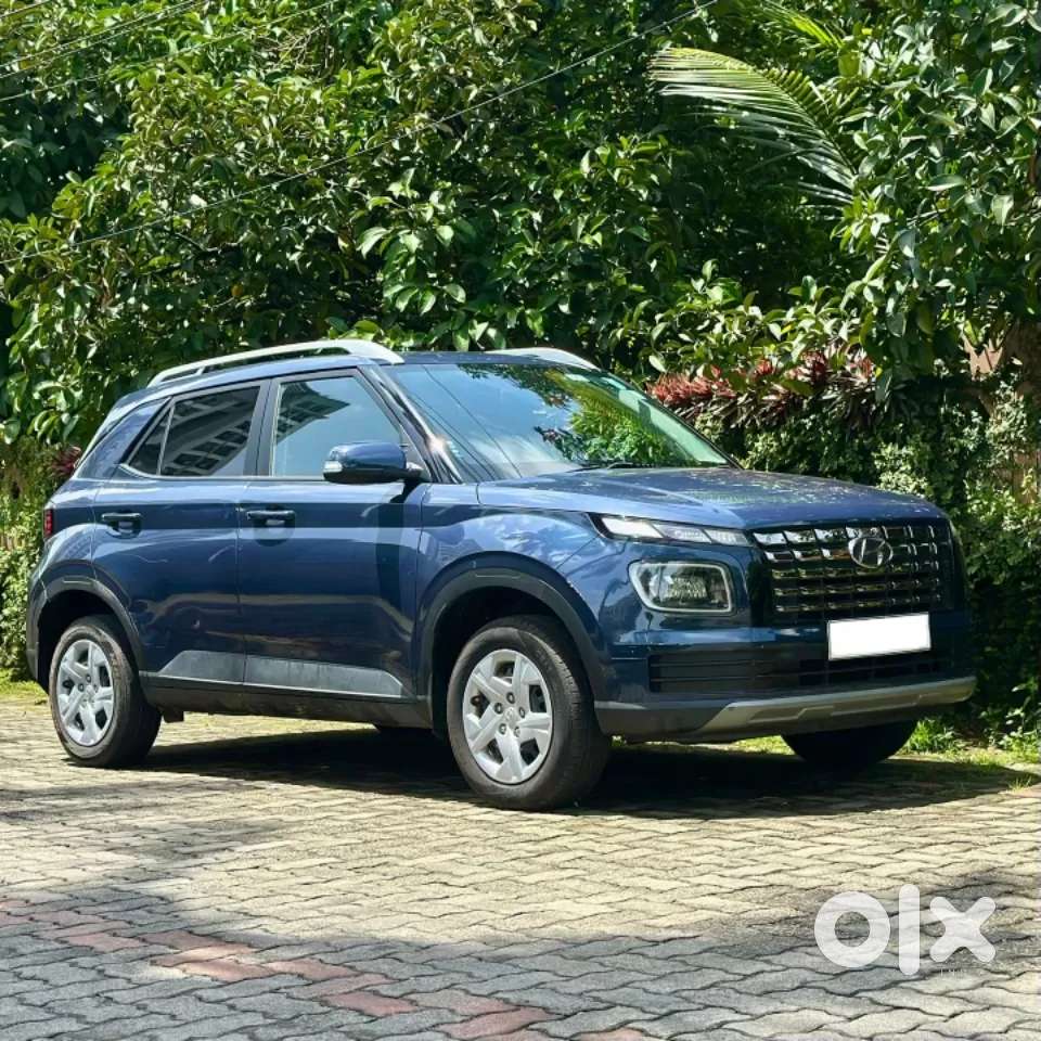 Hyundai Venue 1.2 S (o), 2022, Petrol