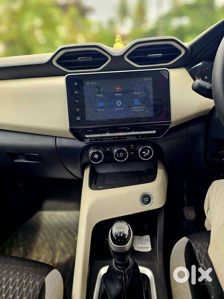 Nissan Magnite 1.0 Xv, 2023, Petrol