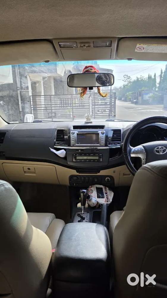 Toyota Fortuner 2015 Diesel 177000 Km Driven All New Tyres