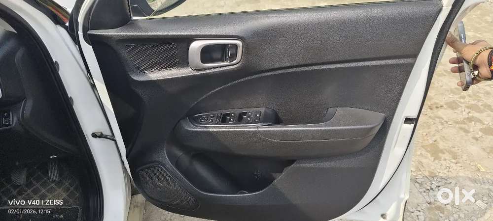 Hyundai Venue 2021 Petrol 88000 Km Driven Very Good Full Original