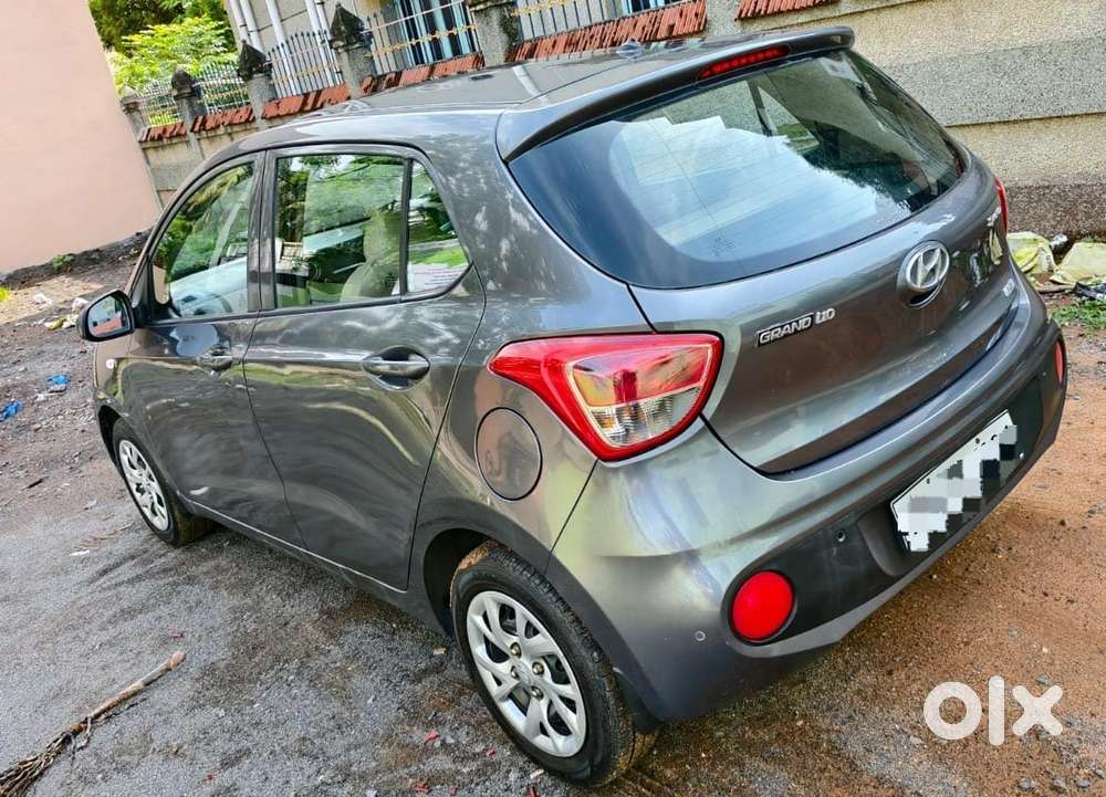 Hyundai Grand I10 Sportz, 2017, Petrol