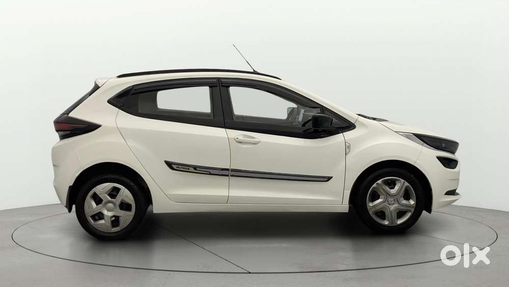 Tata Altroz 1.2 Xe, 2020, Petrol