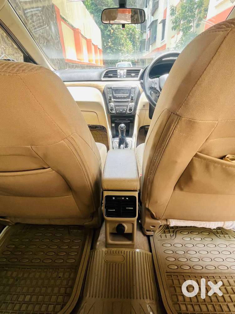 Sale Excellent  Maruti Suzuki Ciaz Smart Hybrid Petrol Lux Sedan