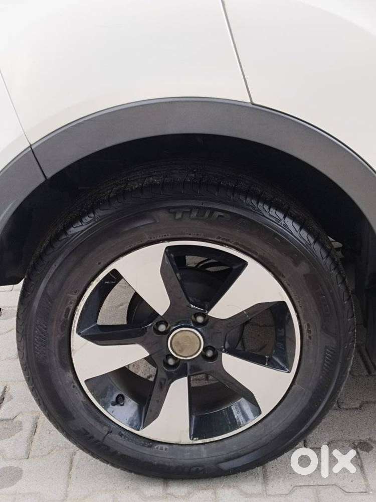 Tata Nexon 1.2 Revotron Xza Plus, 2019, Petrol