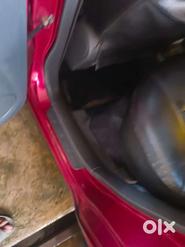 Well Maintained Less Driven Chill Ac  Ps Pw Cl Abs Tyre 70%