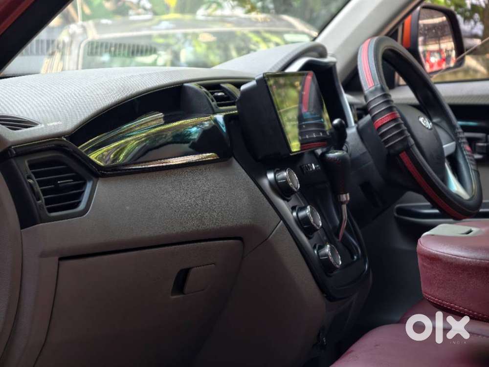 Mahindra Kuv 100 K8 5str, 2017, Diesel