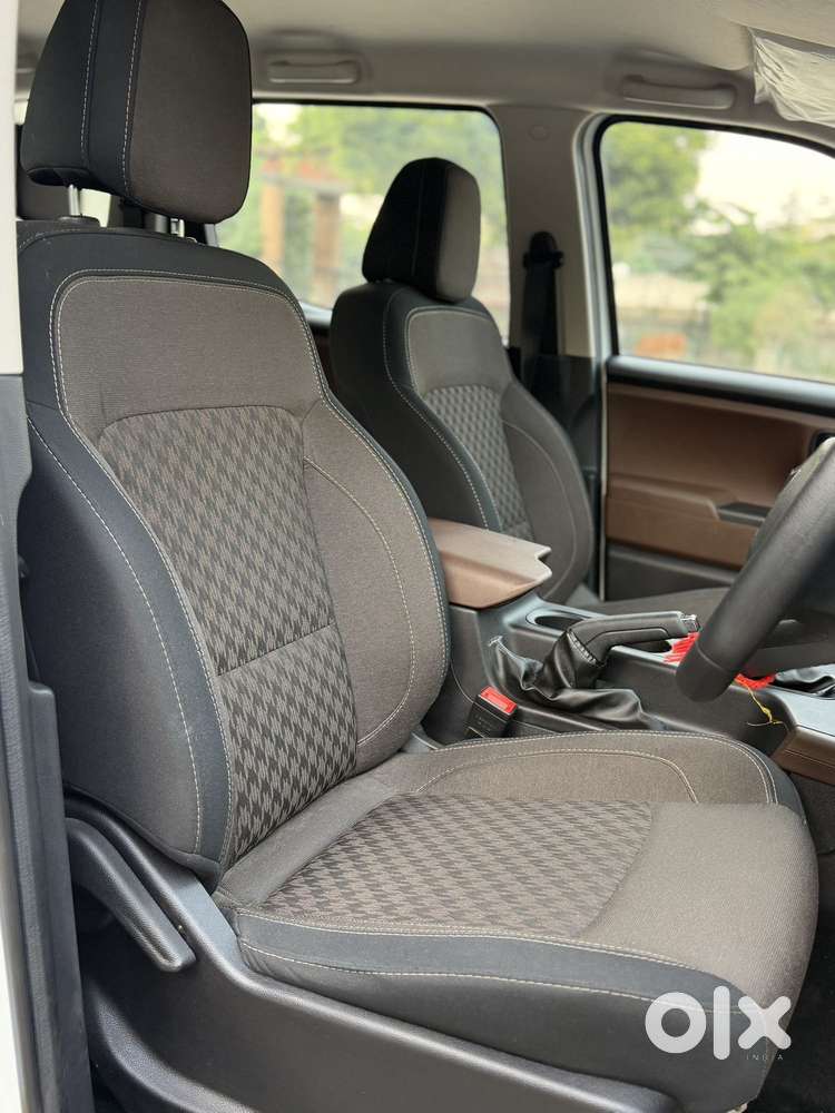 Mahindra Scorpio-n 2.0 Z2 Petrol Mt 7 Str, 2024, Petrol
