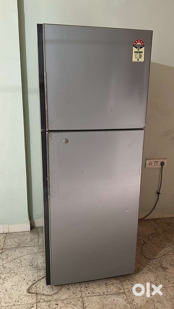 Fully working friedge and washing machin