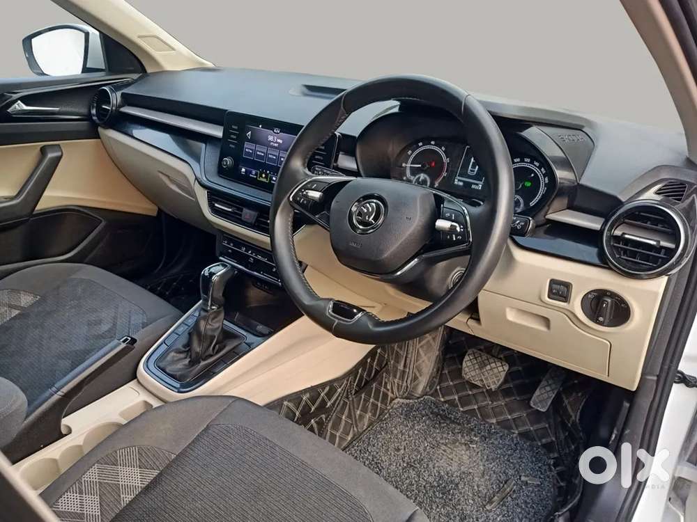 Skoda Slavia Ambition 1.0l Tsi At, 2023, Petrol