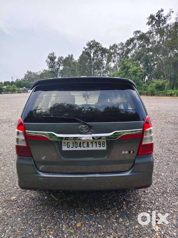 Toyota Innova 2.5 Zx 7 Str Bs-iv, 2014, Diesel